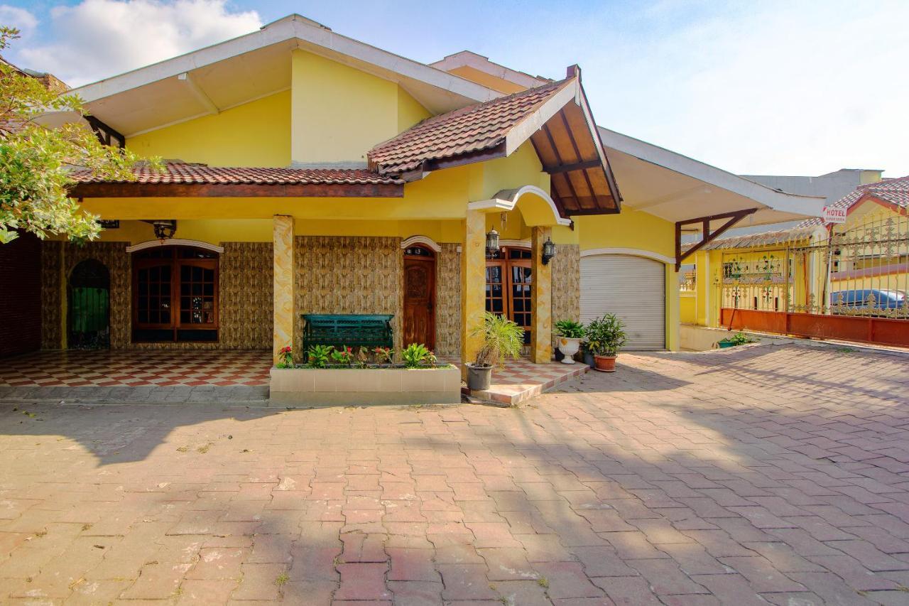 Oyo 1770 Hotel Mawar Saron 2 Kejayan Bagian luar foto
