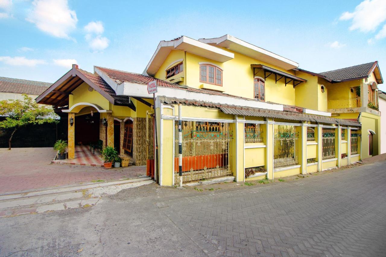 Oyo 1770 Hotel Mawar Saron 2 Kejayan Bagian luar foto