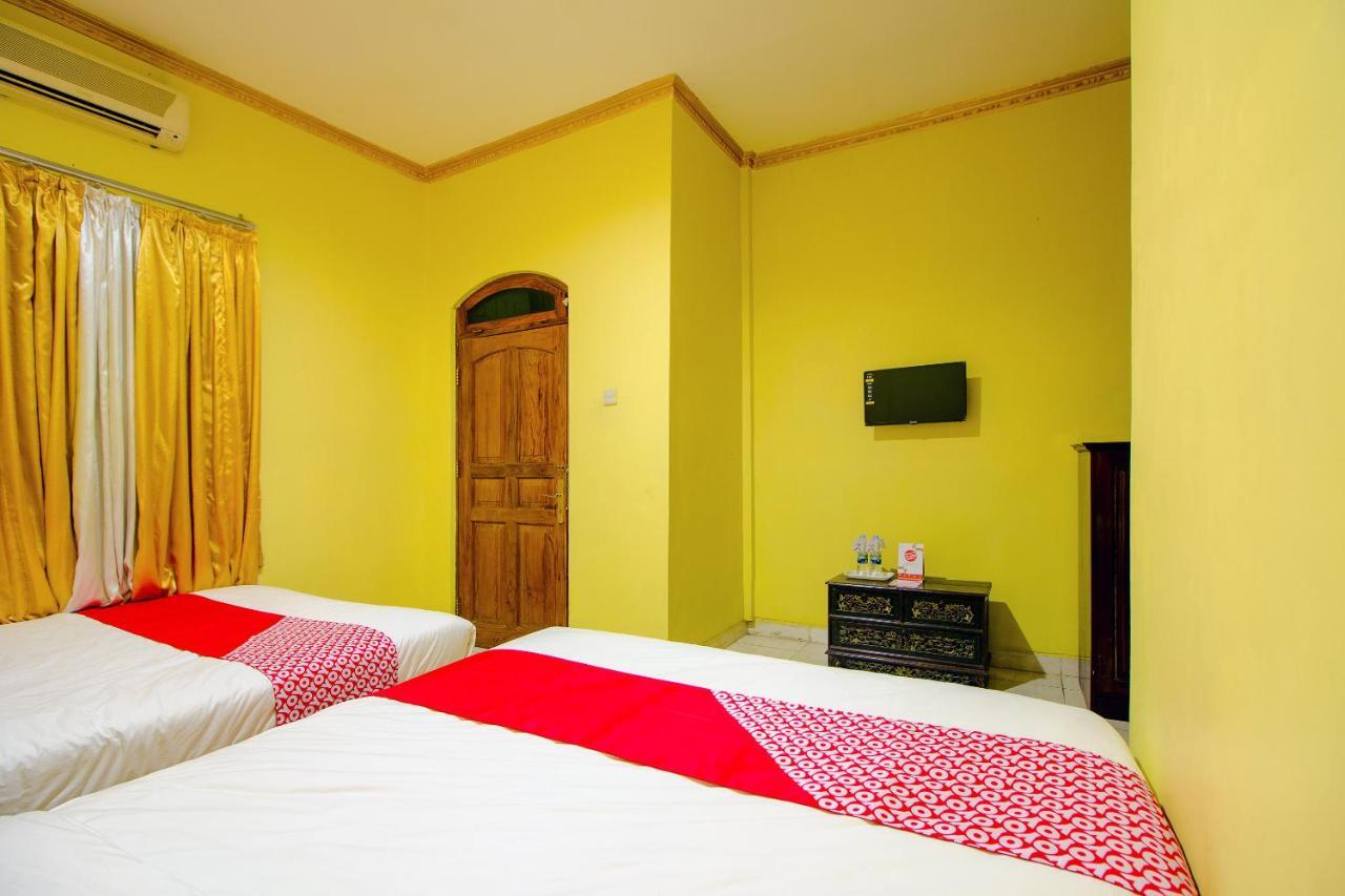 Oyo 1770 Hotel Mawar Saron 2 Kejayan Bagian luar foto