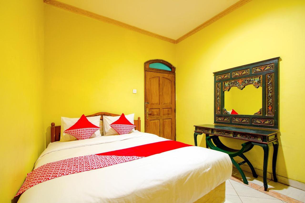 Oyo 1770 Hotel Mawar Saron 2 Kejayan Bagian luar foto