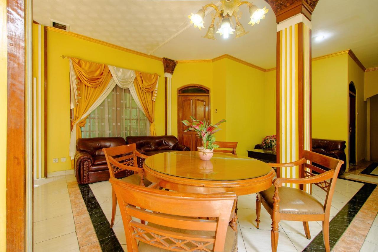 Oyo 1770 Hotel Mawar Saron 2 Kejayan Bagian luar foto