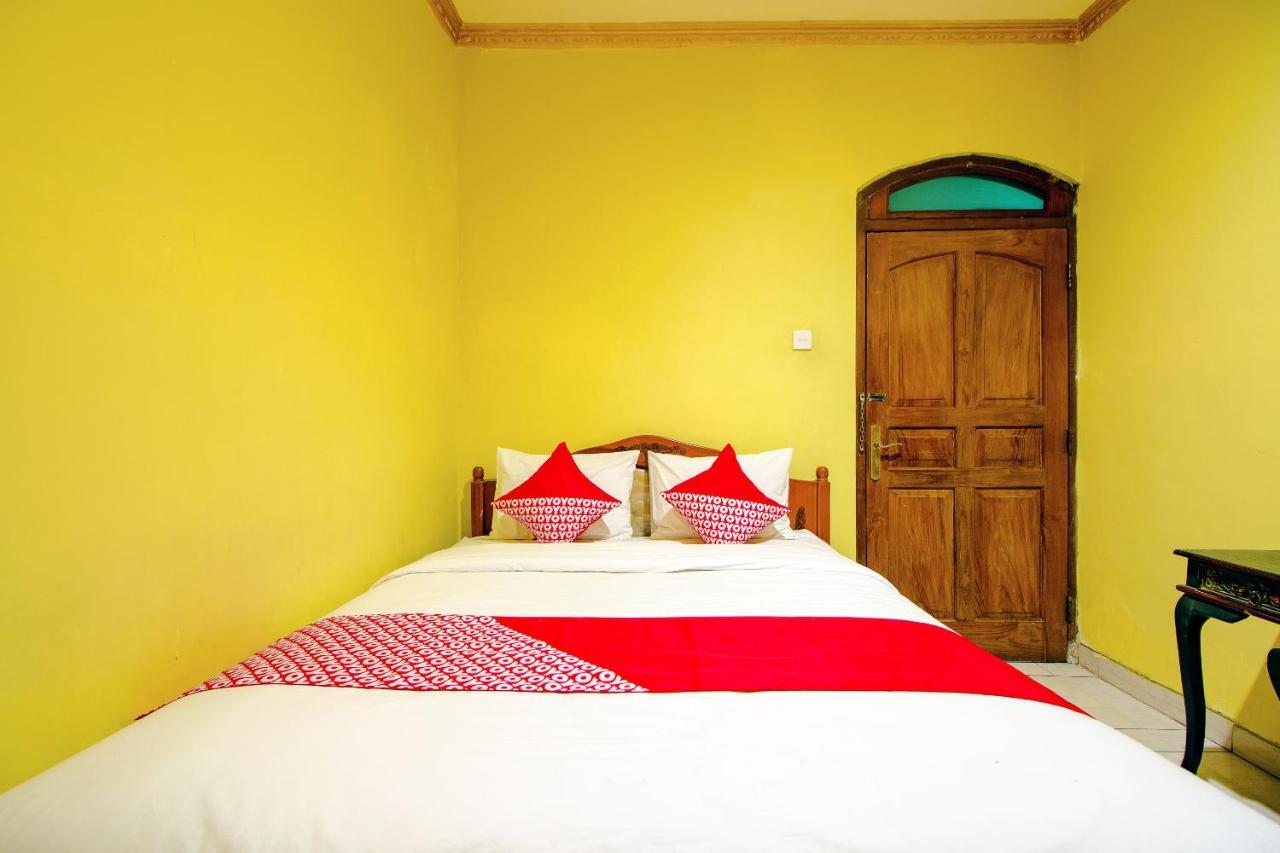 Oyo 1770 Hotel Mawar Saron 2 Kejayan Bagian luar foto